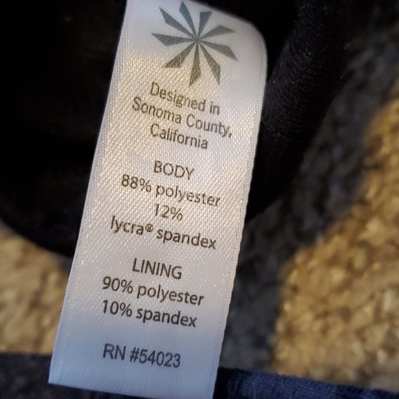 Trio Athleta Set. Leggings, capris, sports Bra - Picture 7 of 16